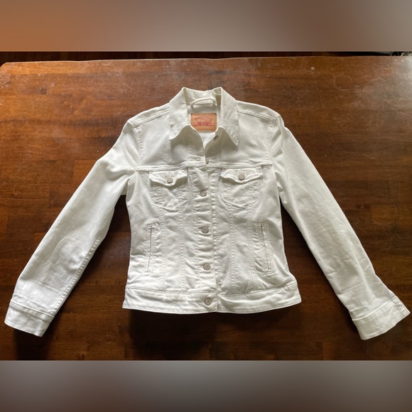 Levi's Jackets & Blazers - Levi’s white Jean Jacket Cotton SM